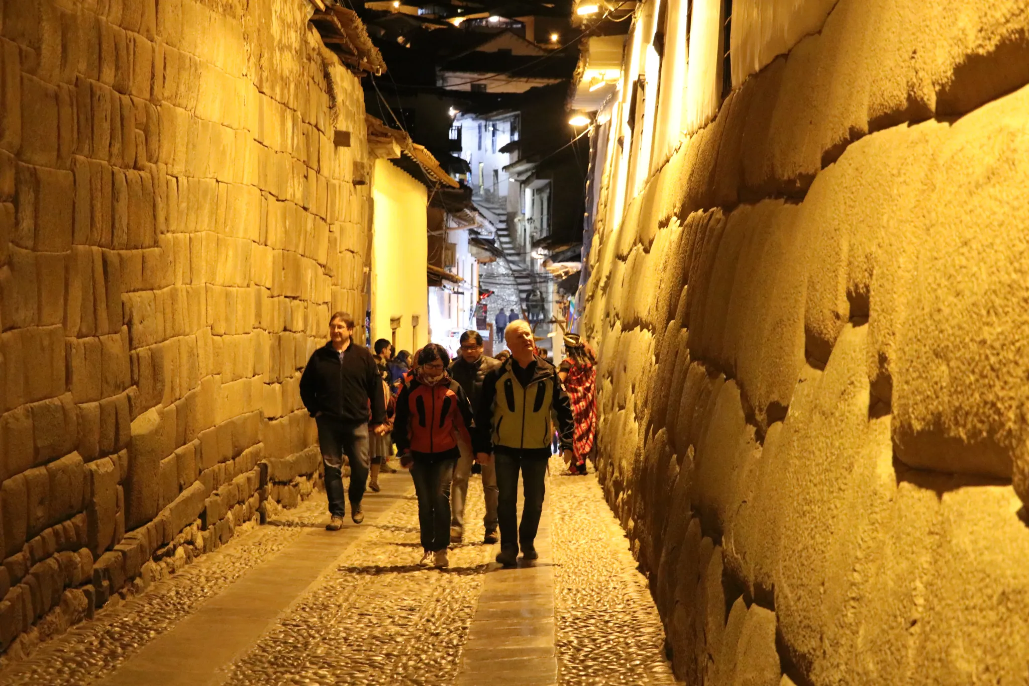 Cusco by night - 12-angled stone street
